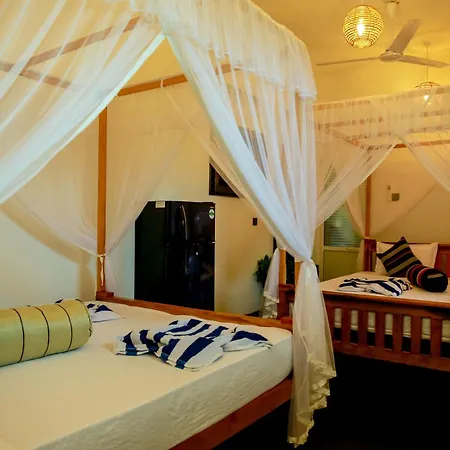 Ruwan Jungle Homestay Mirissa Exterior photo