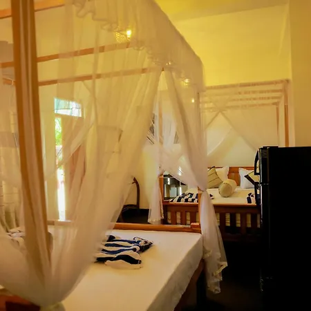 Ruwan Jungle Homestay Mirissa Exterior photo