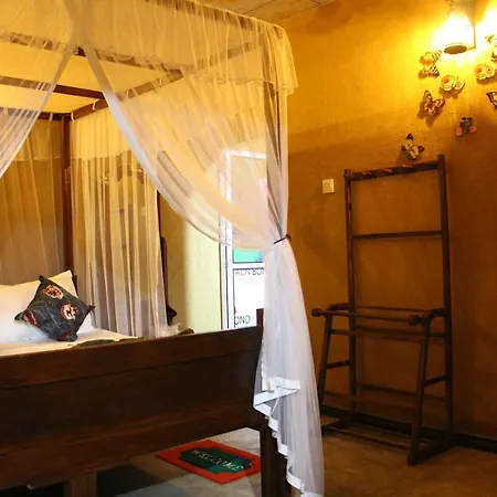 Ruwan Jungle Homestay Mirissa Exterior photo